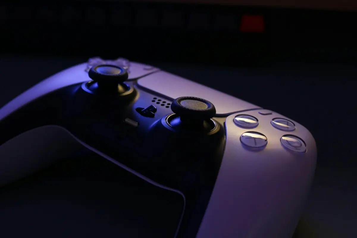 PS5 recebe atualização 25.07-12.20.00 e libera consulta de número de série no menu - Imagem do artigo original